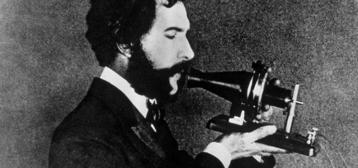 primer-telefono-1876