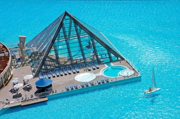 piscinas-exoticas-de-todo-el-mundo-06