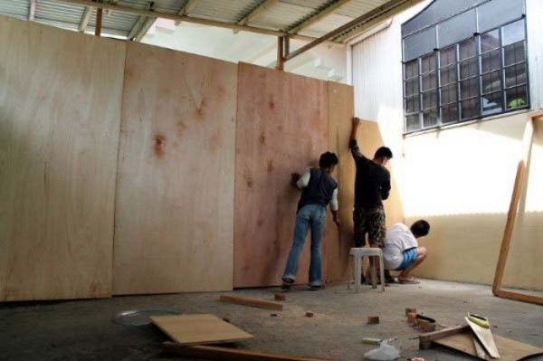 chico-construye-refugio-para-animales-02
