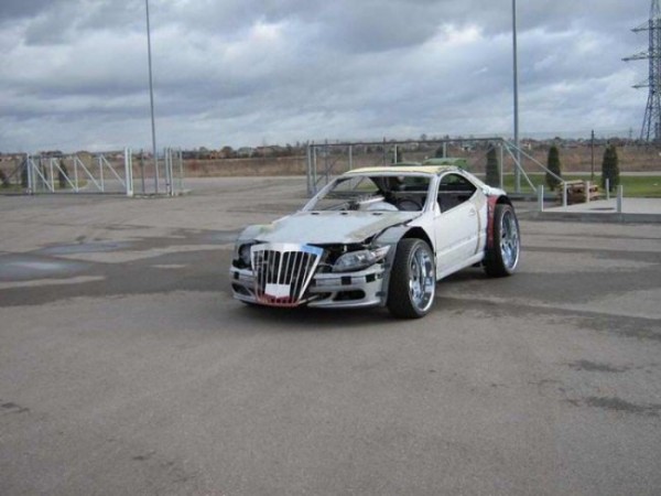coche-deportivo-con-espuma-poliuretano-01