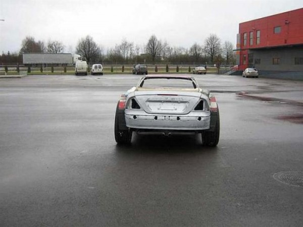 coche-deportivo-con-espuma-poliuretano-02