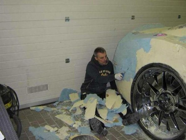 coche-deportivo-con-espuma-poliuretano-05
