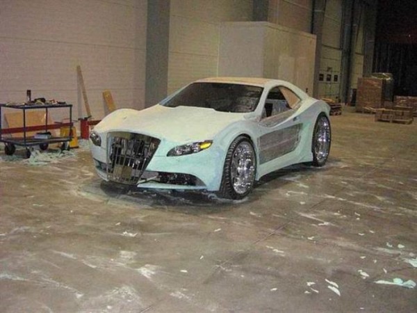 coche-deportivo-con-espuma-poliuretano-11