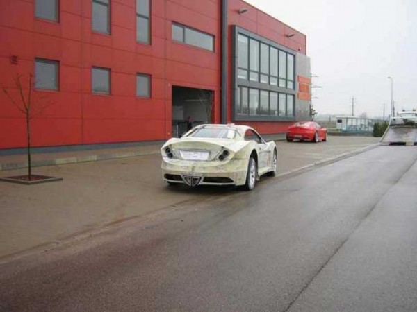 coche-deportivo-con-espuma-poliuretano-16
