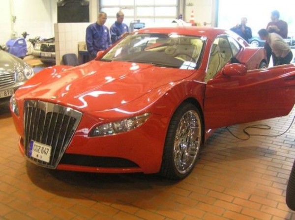 coche-deportivo-con-espuma-poliuretano-26