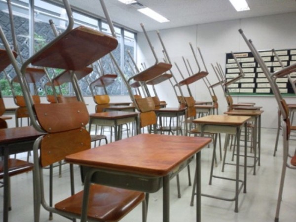 estudiantes-japoneses-divirtiendose-04