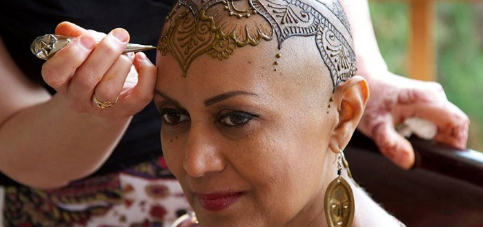 tatuajes-temporales-de-henna-para-pacientes-de-cancer-00