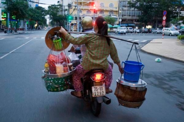 transporte-con-motocicleta-en-vietnam-01