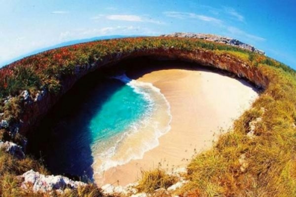mexico-marietas-playa-del-amor-02