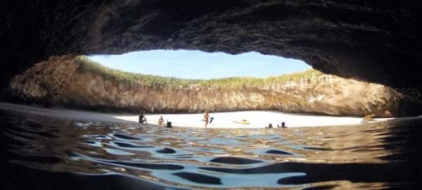 mexico-marietas-playa-del-amor-04