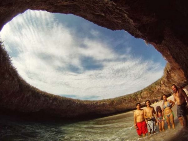mexico-marietas-playa-del-amor-05