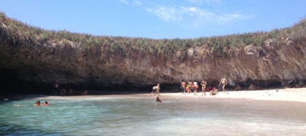 mexico-marietas-playa-del-amor-06